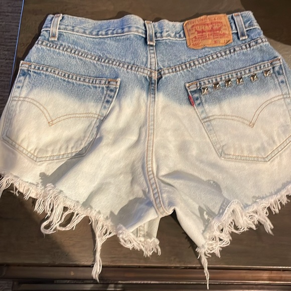 Embellished Levi’s shorts - Picture 2 of 6